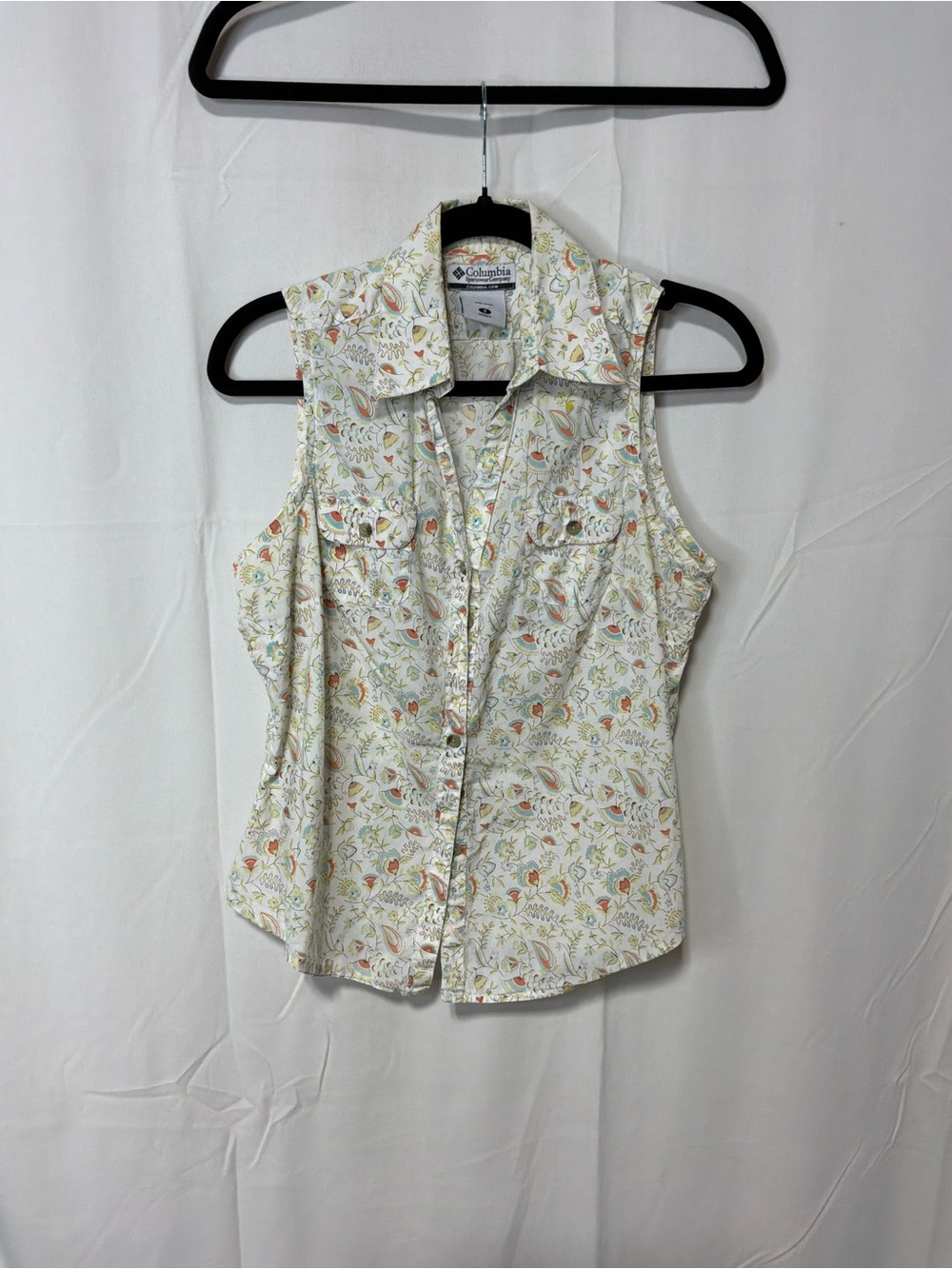 Columbia White Sleeveless Button-Down Shirt with Multicolor Floral Print
